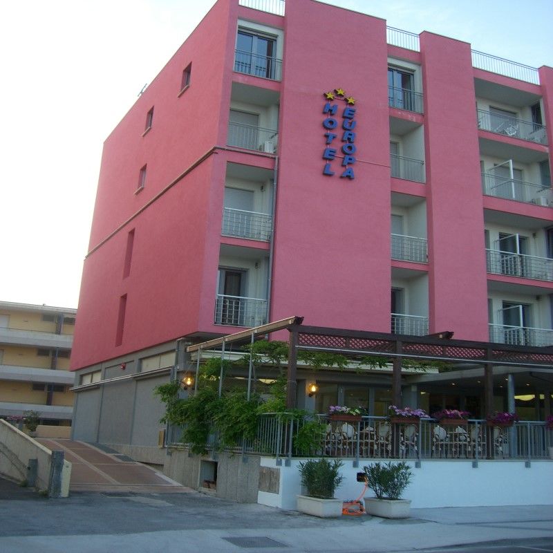 Hotel Europa غرادو المظهر الخارجي الصورة