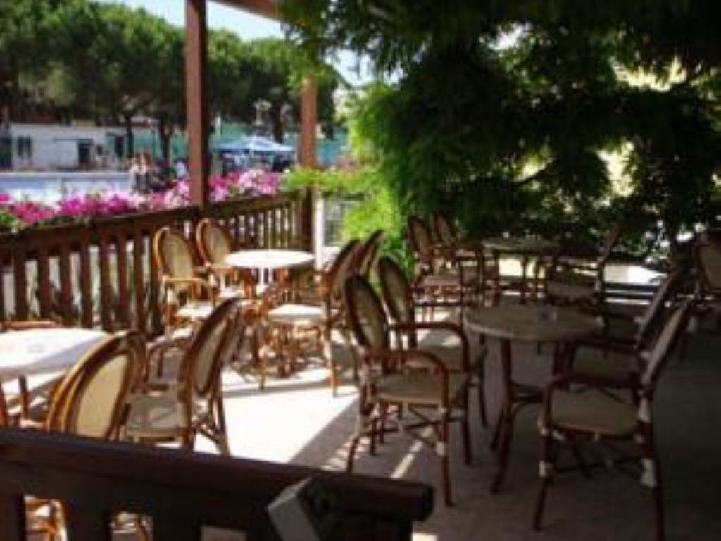 Hotel Europa غرادو المظهر الخارجي الصورة