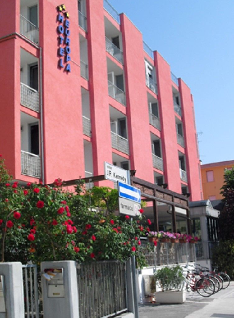 Hotel Europa غرادو المظهر الخارجي الصورة