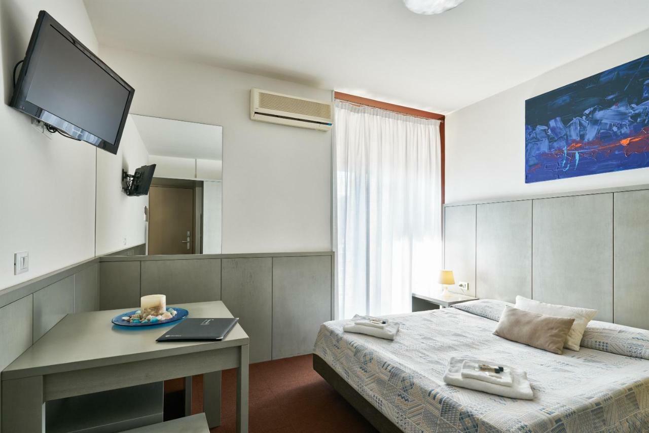 Hotel Europa غرادو المظهر الخارجي الصورة